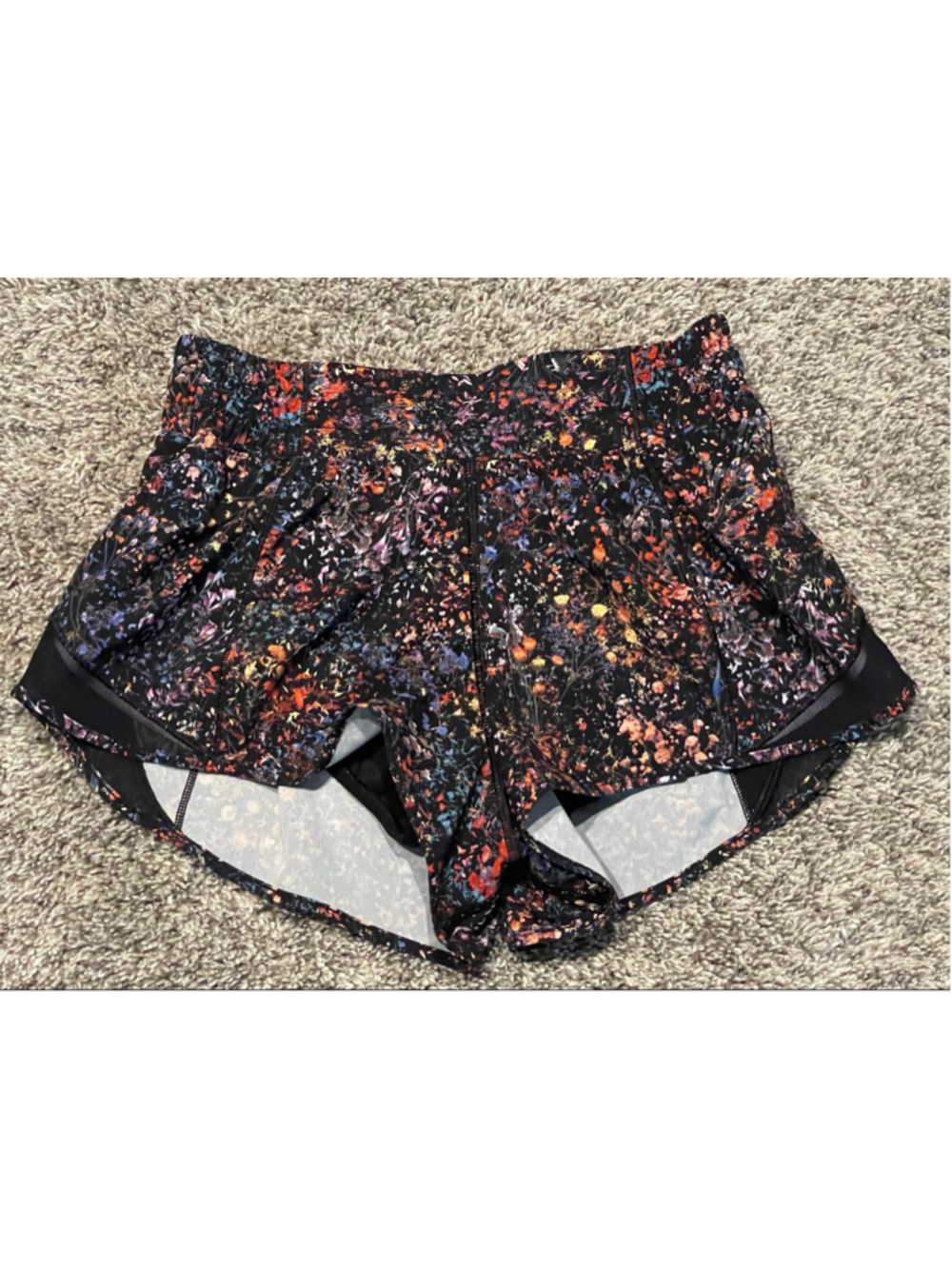 Lululemon Women's Hotty Hot Short, Size 4, 2.5” Inseam, EUC